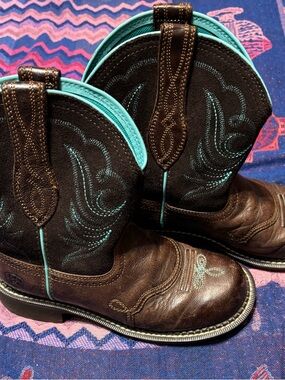 Ladies Ariat Turquoise Western Boot Interior Detail